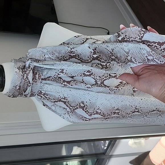 Bishop + Young Sleeveless Top Size S - Picture 8 of 9